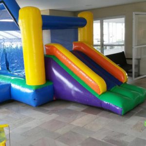 Pula-Pula com escorregador inflável